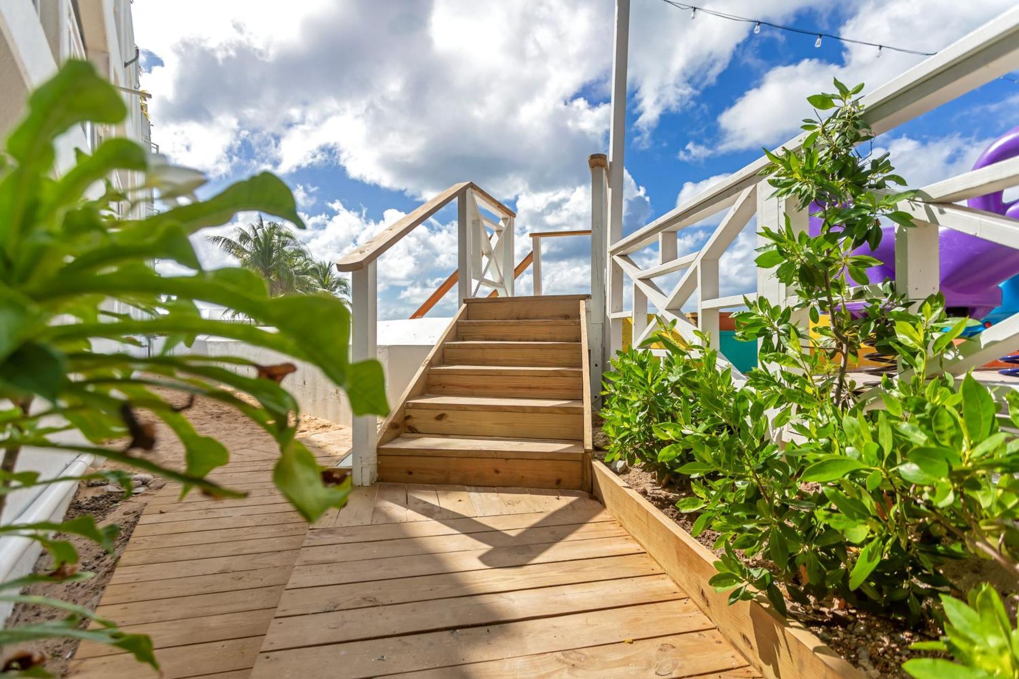 Maho Beach House - Luxe 1-Bedroom - Ocean View Eksteriør bilde